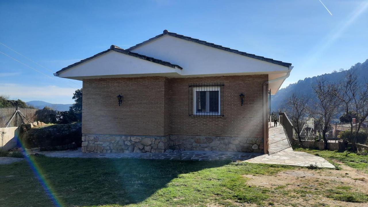 Chalet con piscina y BBQ para 10 personas San Martin de Valdeiglesias Bagian luar foto