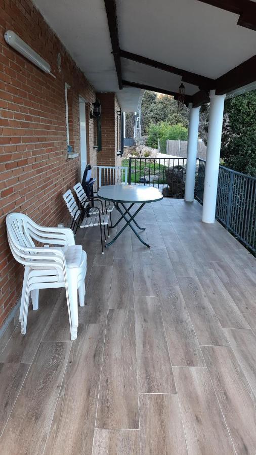 Chalet con piscina y BBQ para 10 personas San Martin de Valdeiglesias Bagian luar foto