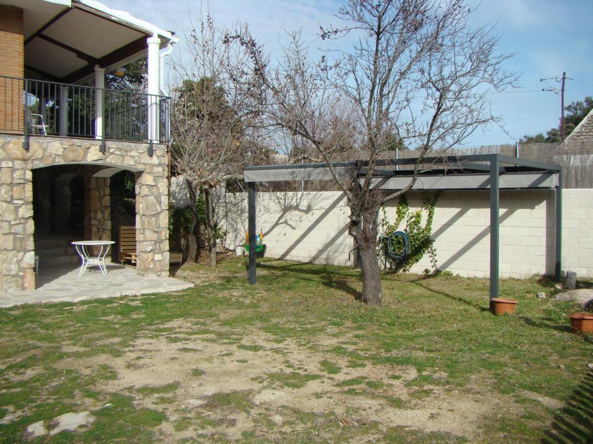 Chalet con piscina y BBQ para 10 personas San Martin de Valdeiglesias Bagian luar foto